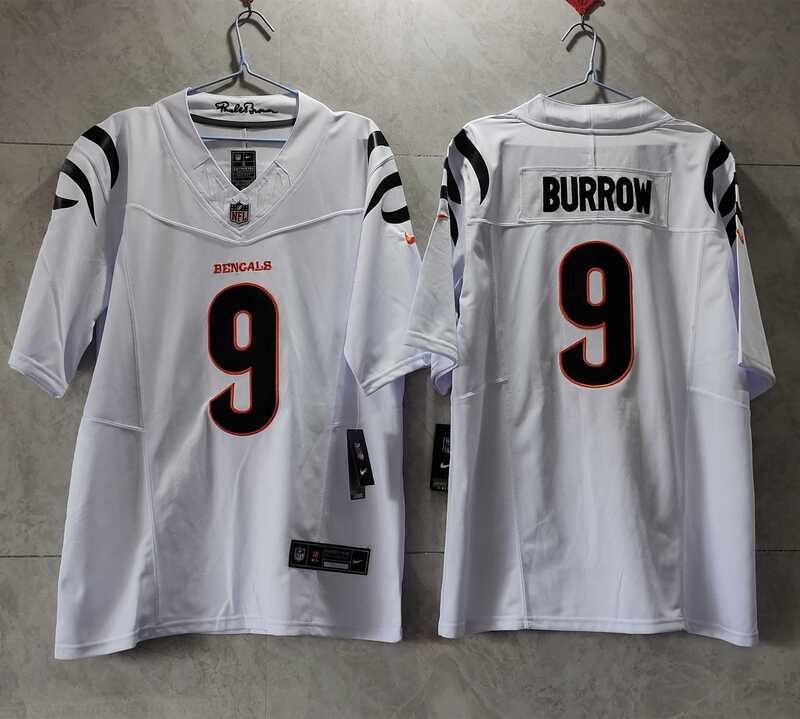 Mens Cincinnati Bengals #9 Joe Burrow White 2023 F.U.S.E. Vapor Untouchable Limited Stitched Jersey